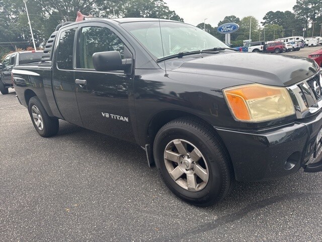 2009 Nissan Titan XE photo 2