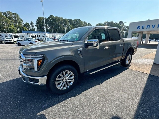 2025 Ford F-150 Lariat photo 4