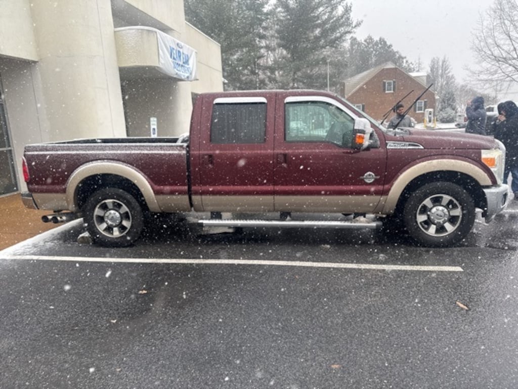 Used 2011 Ford F-250SD Lariat Truck