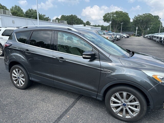 2017 Ford Escape Titanium photo 2