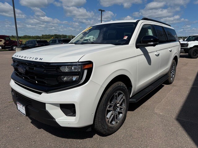 2025 Ford Expedition MAX photo 4
