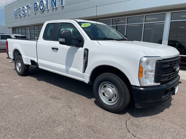 2023 Ford F-350 XL photo 2