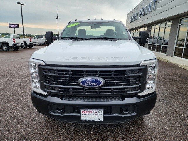 2023 Ford F-350 XL photo 3