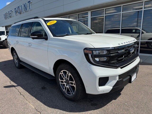 2025 Ford Expedition MAX photo 2