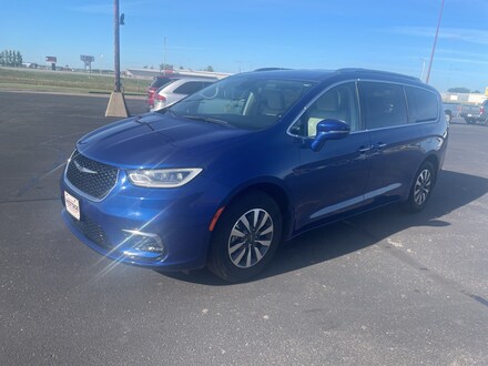 2021 Chrysler Pacifica Touring L Van Passenger Van