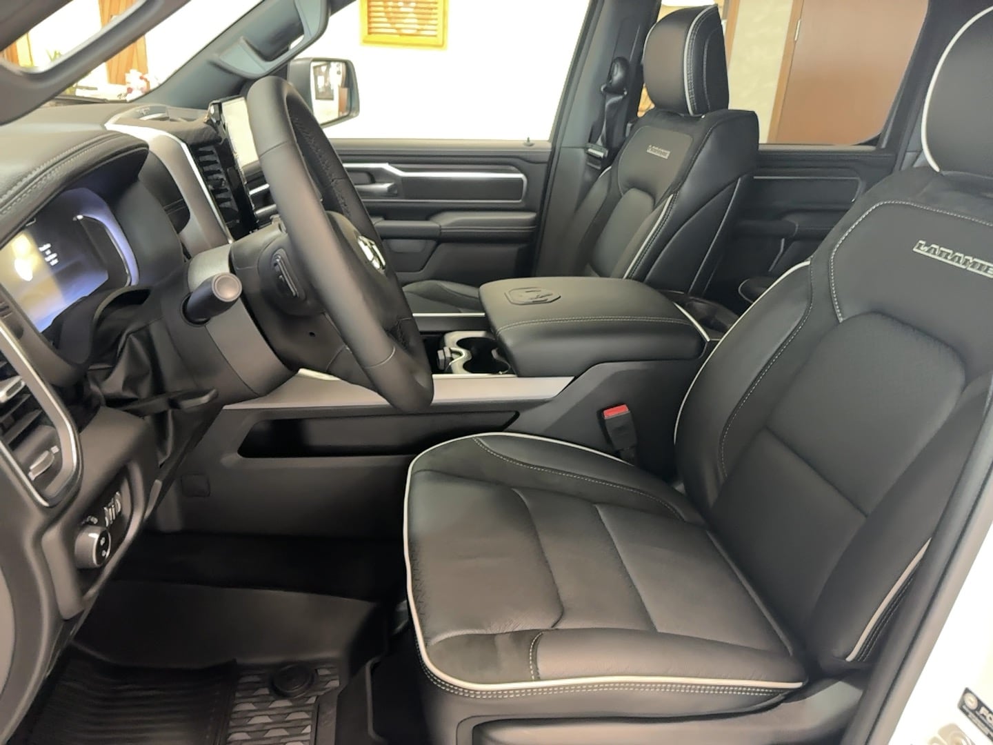 2026 RAM 1500 Laramie - Photo 12