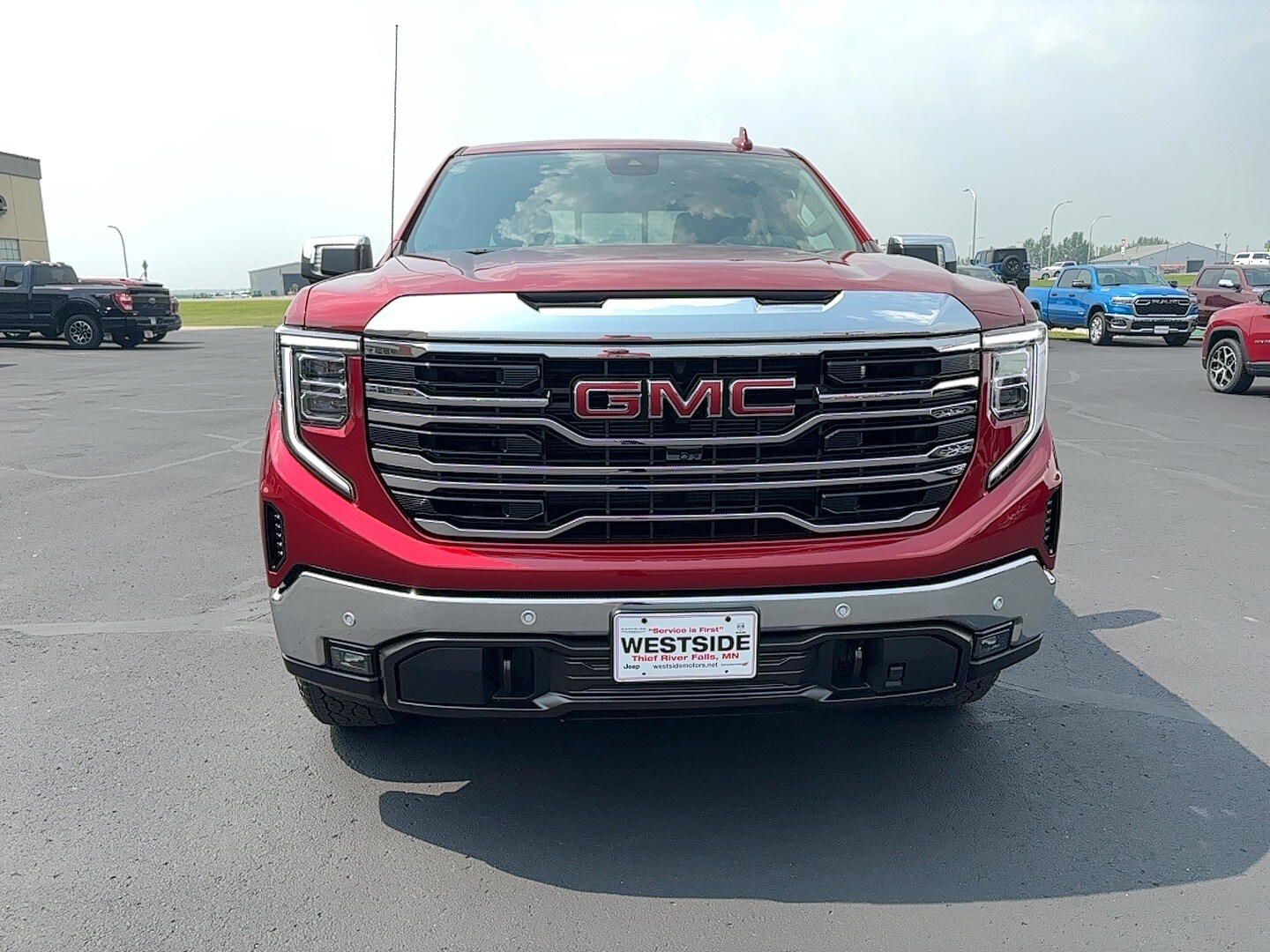 Used 2024 GMC Sierra 1500 SLT with VIN 1GTUUDED1RZ265575 for sale in Thief River Falls, Minnesota