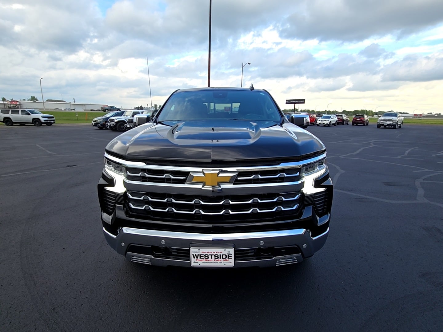 Used 2023 Chevrolet Silverado 1500 LTZ with VIN 2GCUDGED9P1117021 for sale in Thief River Falls, Minnesota