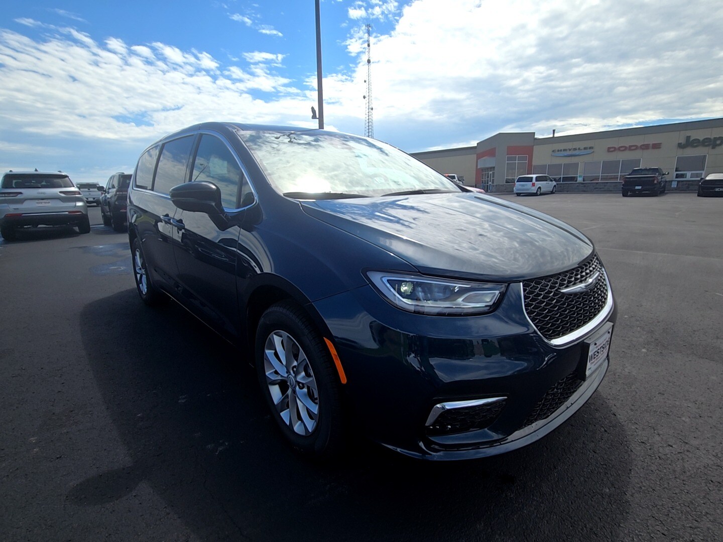 2025 Chrysler Pacifica photo 3