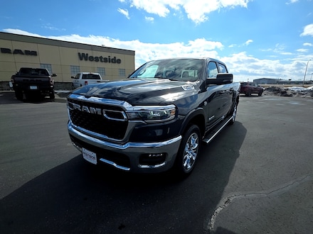 2026 Ram 1500 BIG HORN CREW CAB 4X4 5'7 BOX Pickup