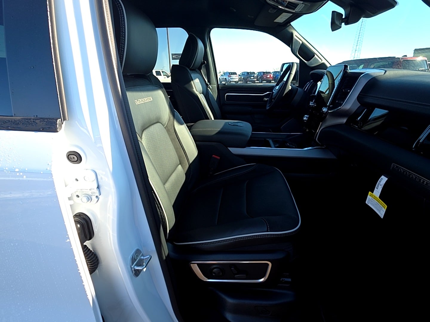 2026 RAM 1500 Laramie - Photo 17