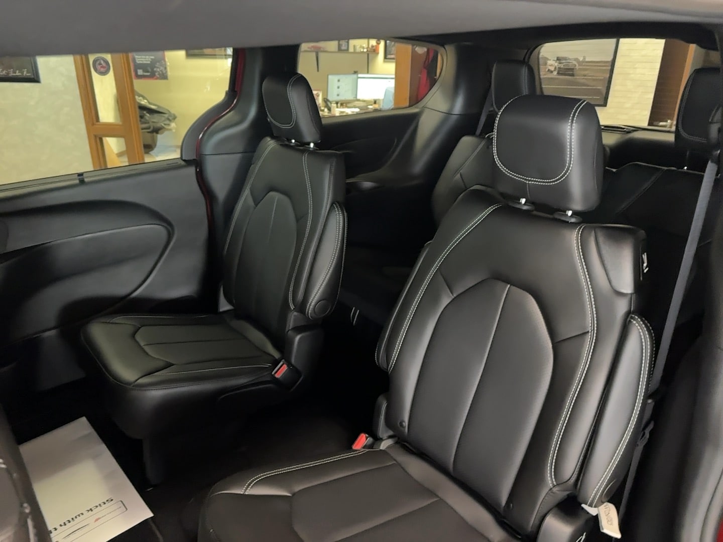 2026 Chrysler Pacifica Select - Photo 10