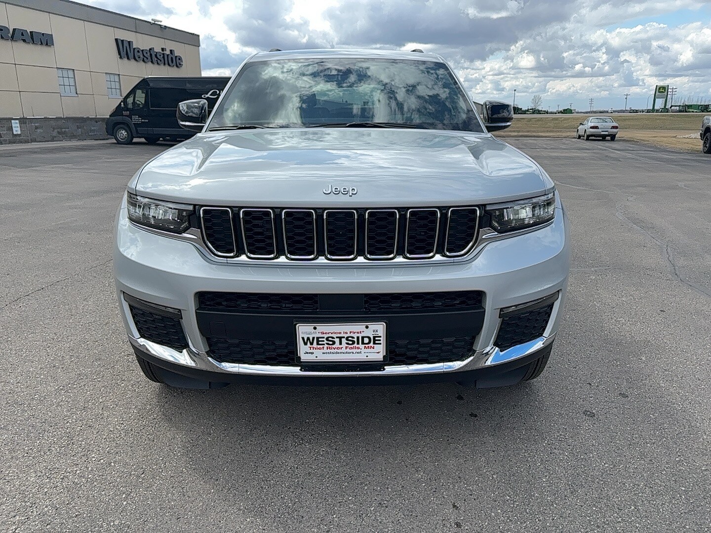 2025 Jeep Grand Cherokee Limited photo 2