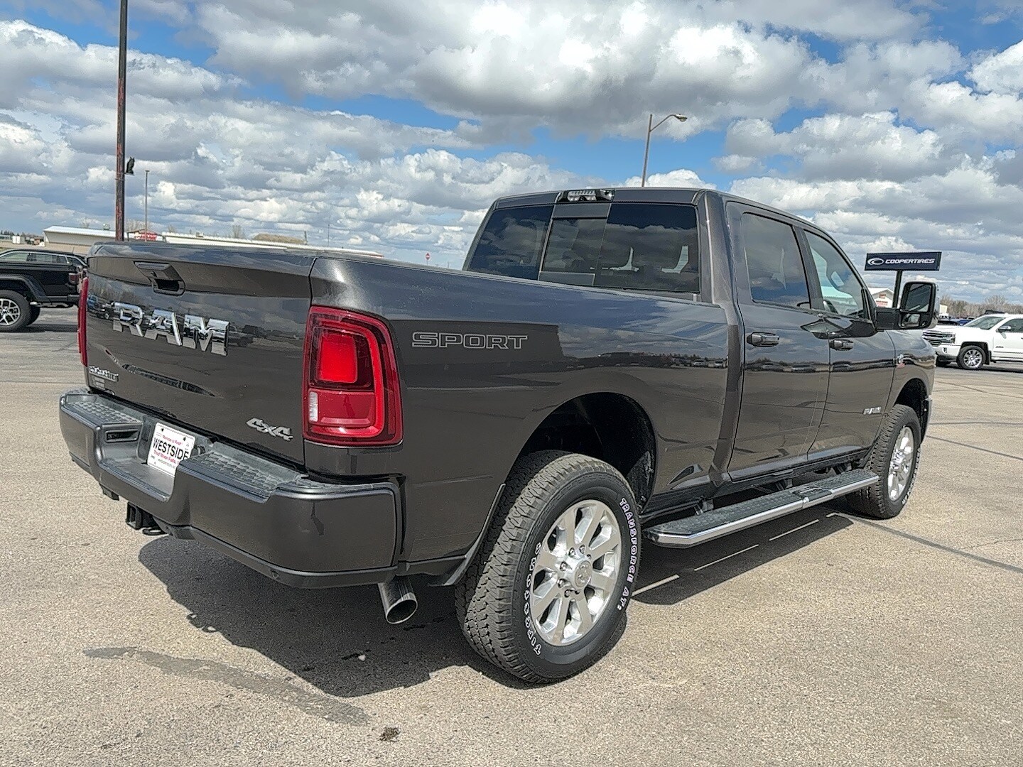 2025 Ram 3500 Laramie photo 4