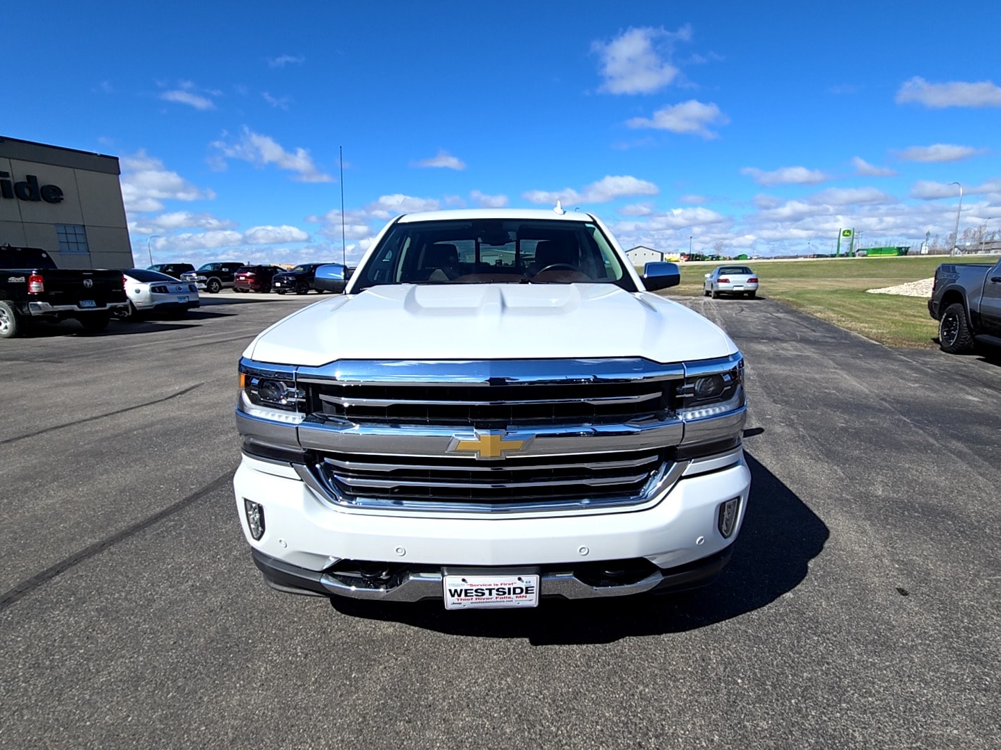 Used 2018 Chevrolet Silverado 1500 High Country with VIN 3GCUKTEC4JG171489 for sale in Thief River Falls, Minnesota