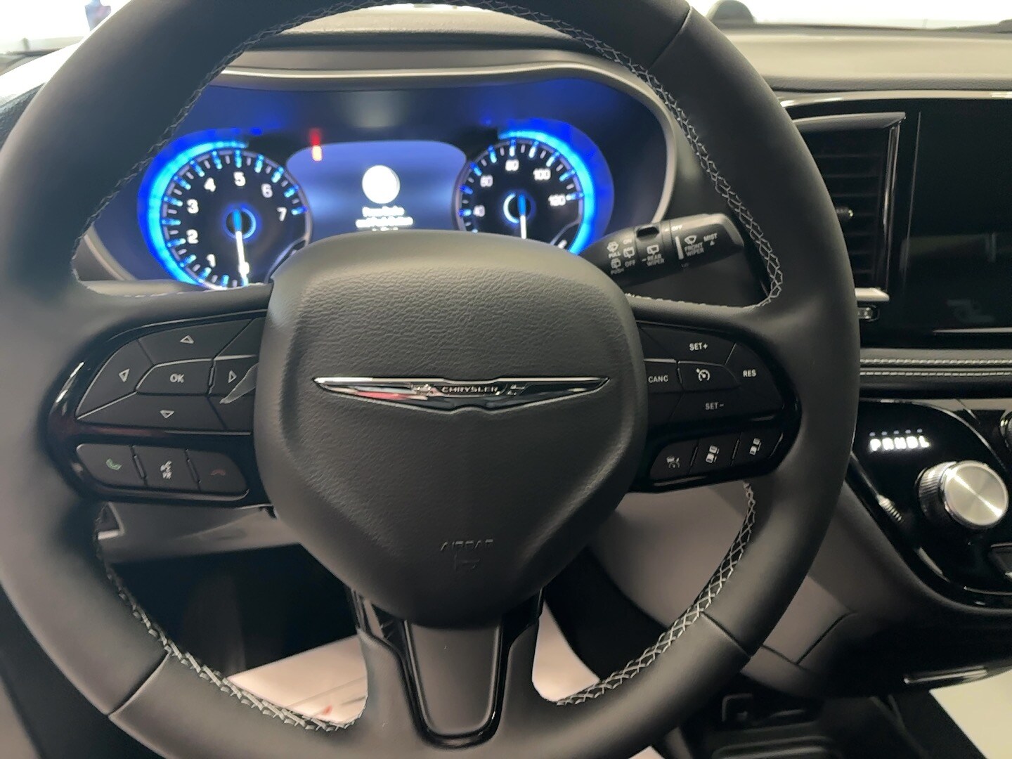 2026 Chrysler Pacifica Select - Photo 11