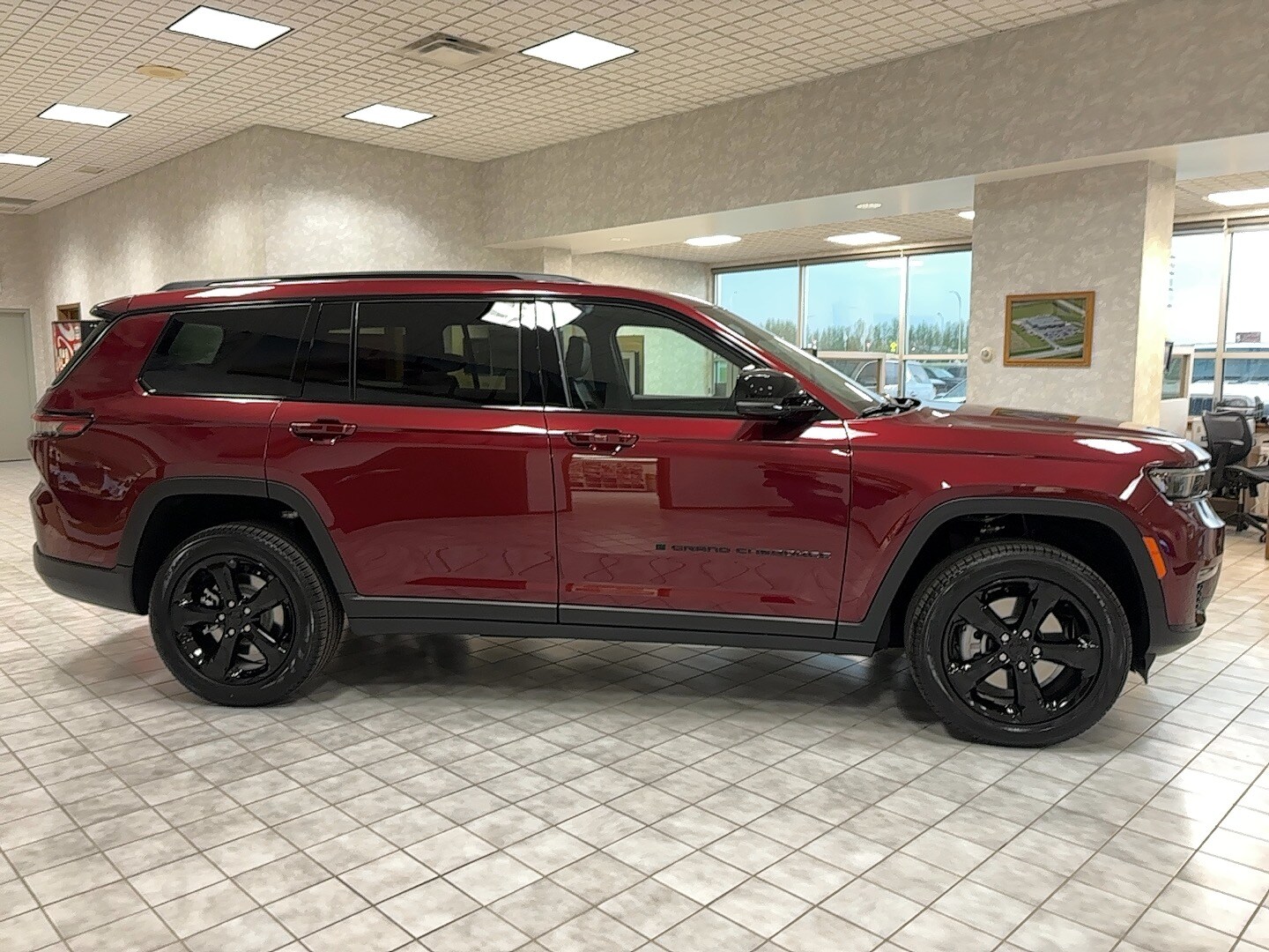 2025 Jeep Grand Cherokee Limited photo 3