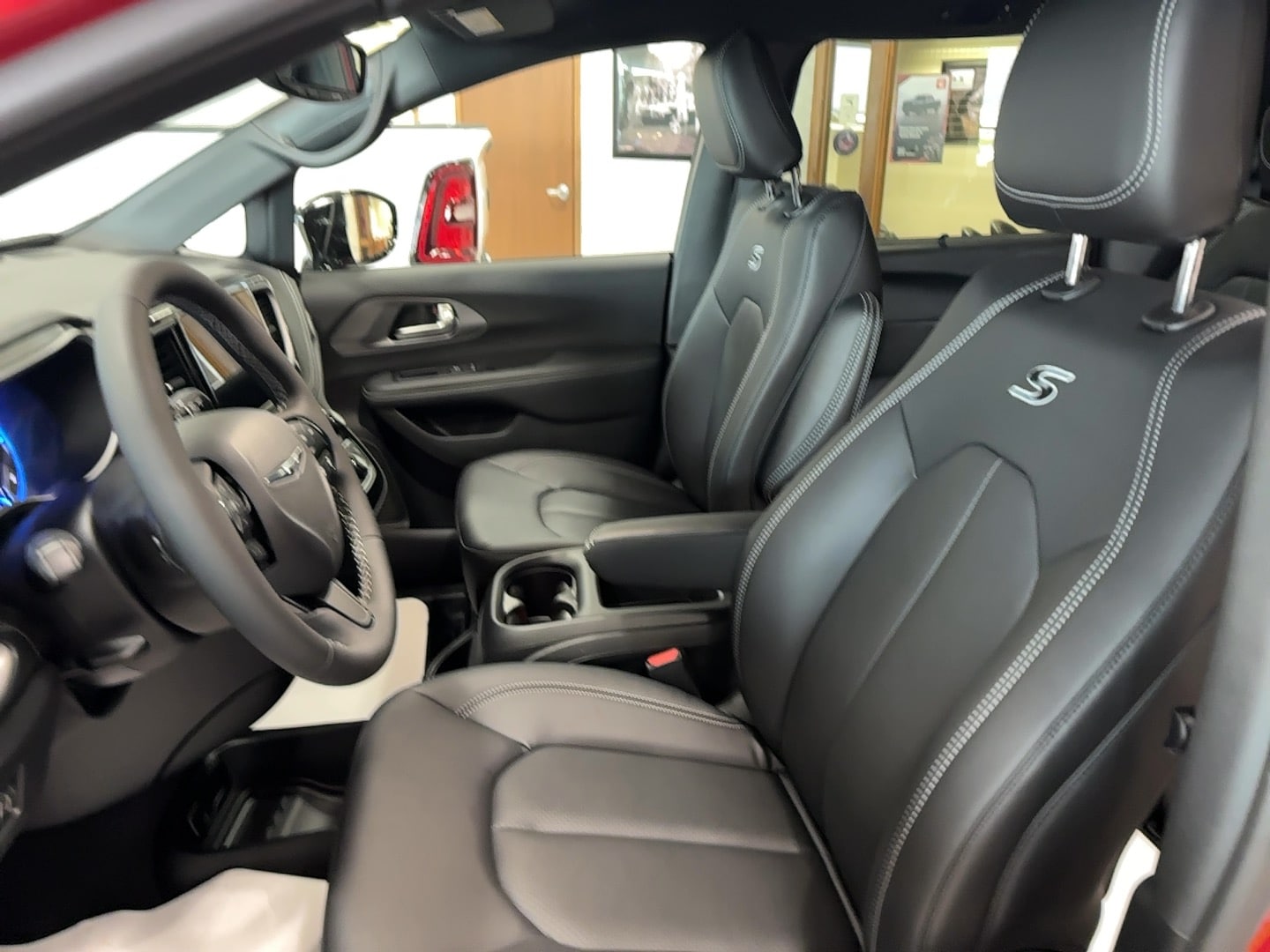 2026 Chrysler Pacifica Select - Photo 13