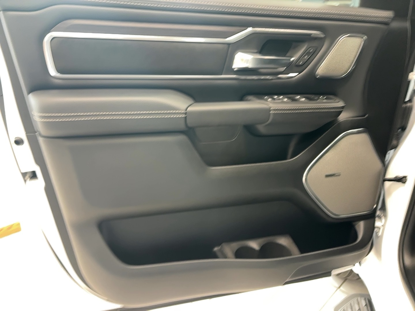 2026 RAM 1500 Laramie - Photo 11