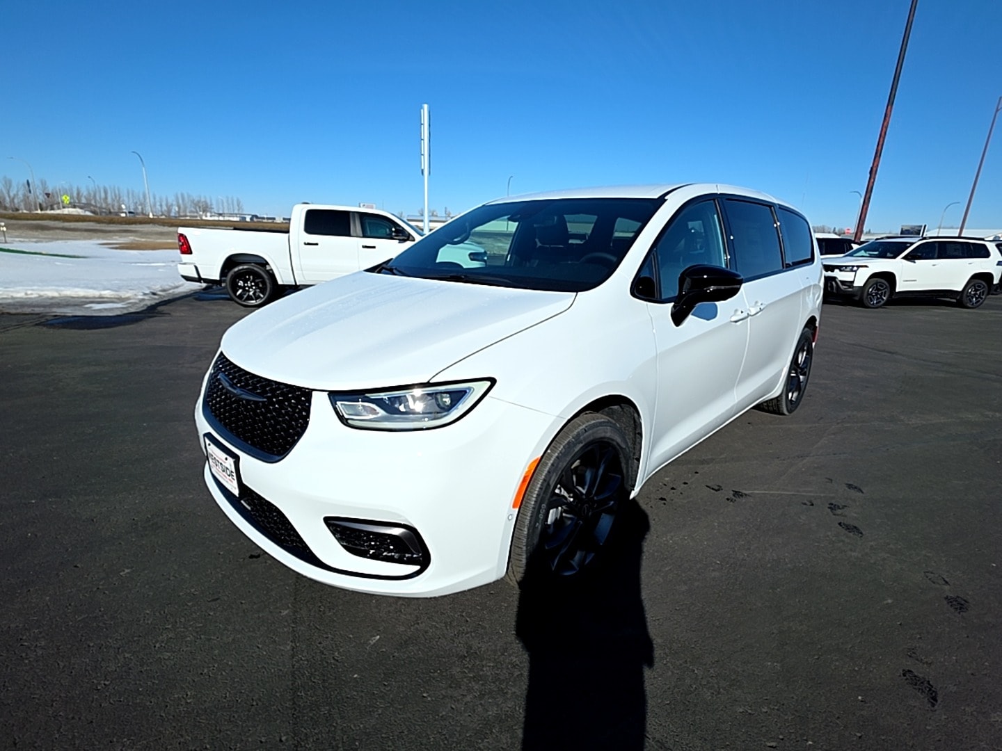 2026 Chrysler Pacifica Select AWD's photo