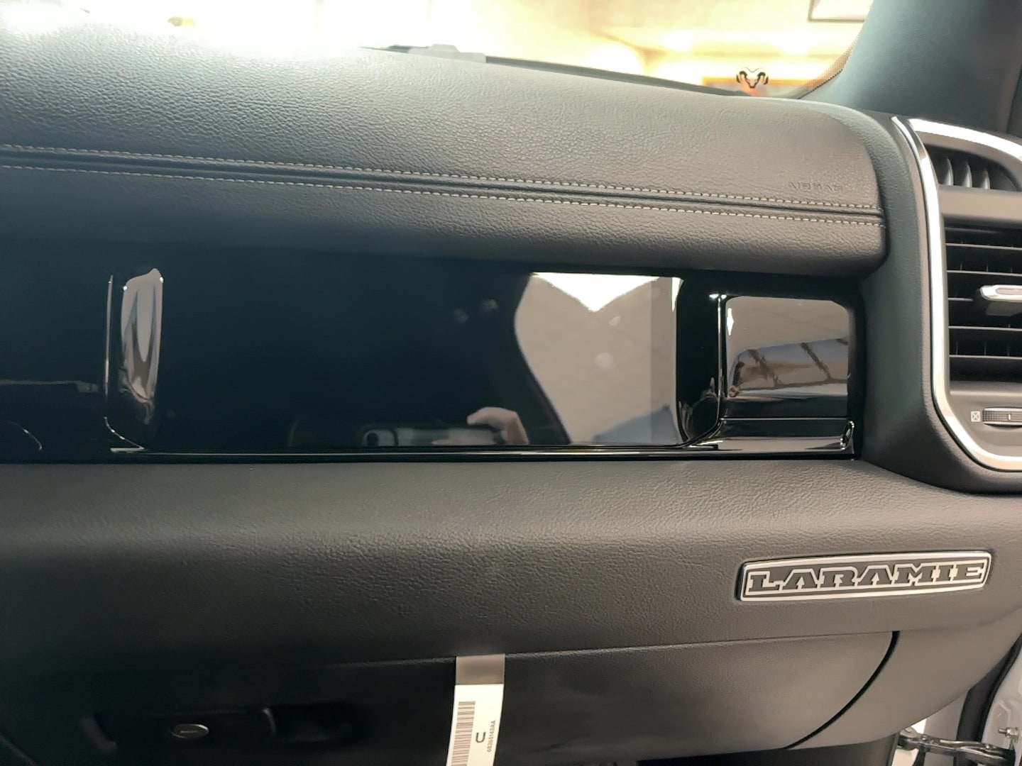 2026 RAM 1500 Laramie - Photo 19