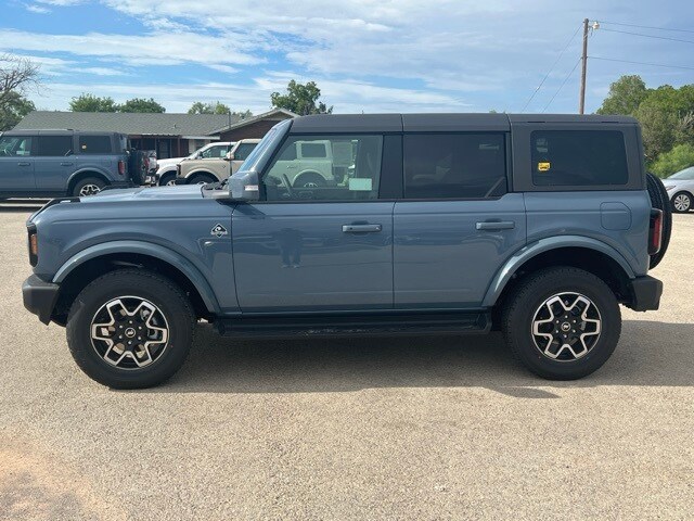 2025 Ford Bronco Outer Banks photo 4