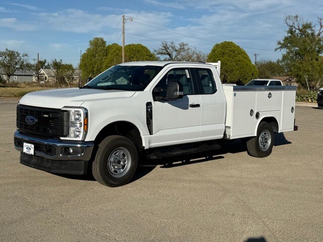 2026 Ford F-250 XL photo 3
