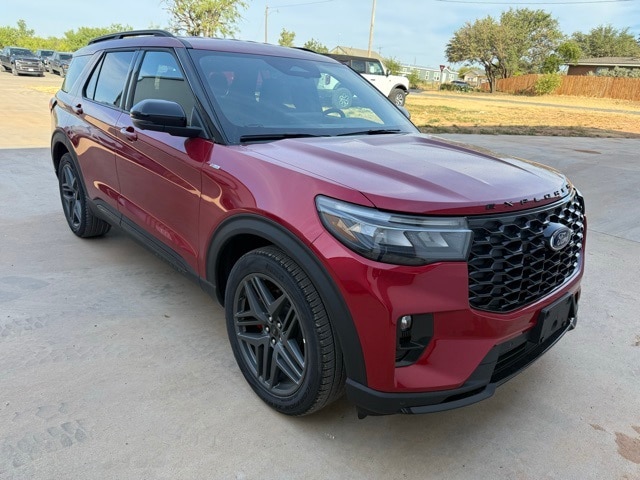2025 Ford Explorer ST-LINE's photo