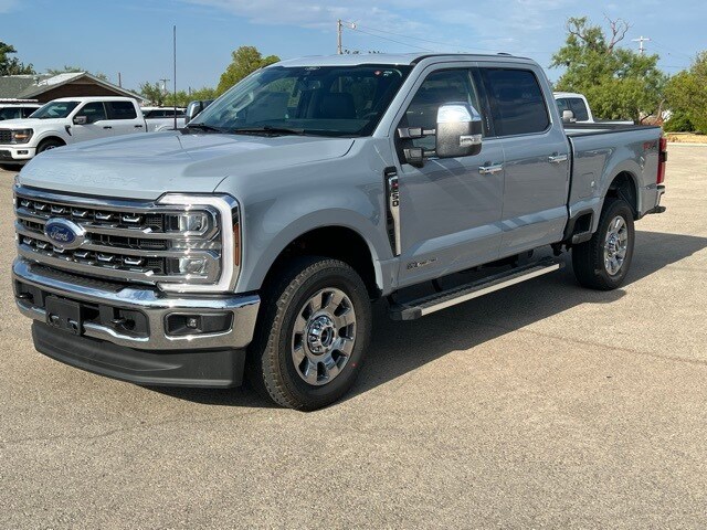 2026 Ford F-250 Lariat photo 3