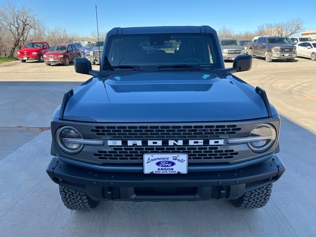 2024 Ford Bronco Badlands photo 2