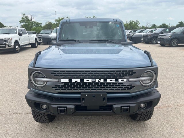 2025 Ford Bronco Badlands photo 2