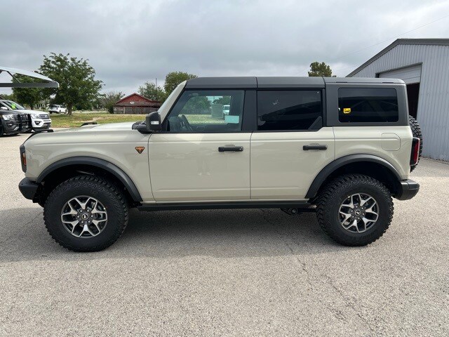 2025 Ford Bronco Badlands photo 4