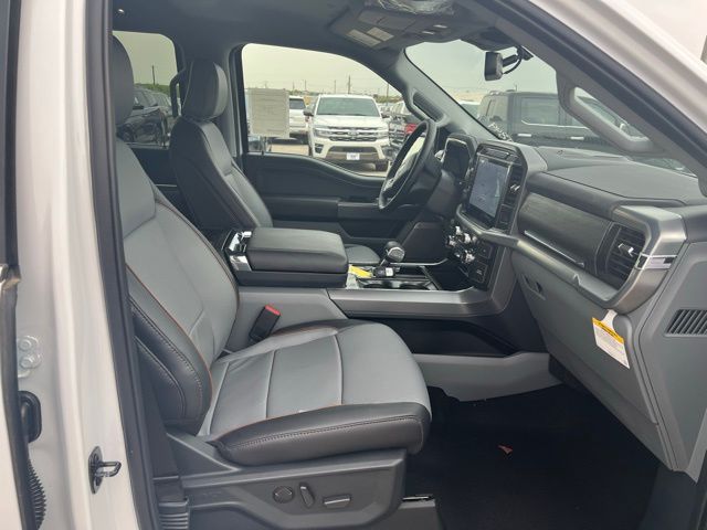 2025 Ford F-150 Lariat - Photo 11