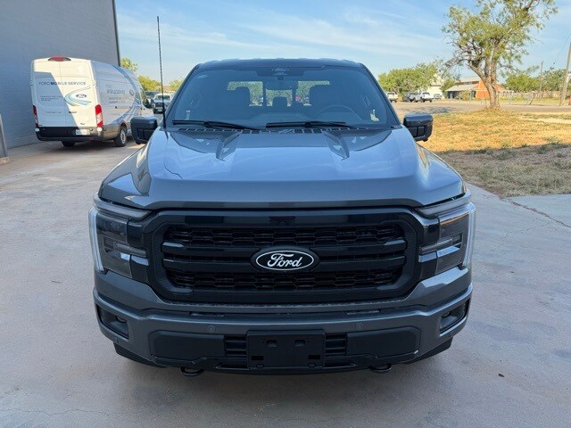 2025 Ford F-150 Lariat photo 2