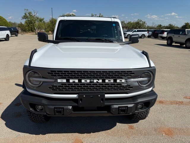 2025 Ford Bronco Badlands photo 2