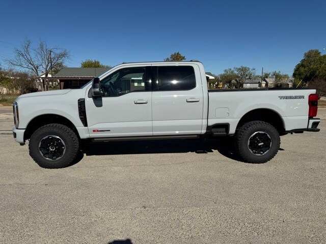 2026 Ford F-250 Lariat photo 4