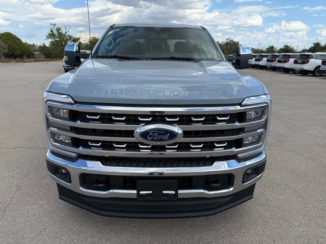 2026 Ford F-250 Lariat photo 2