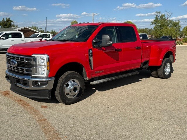2026 Ford F-350 XLT photo 3