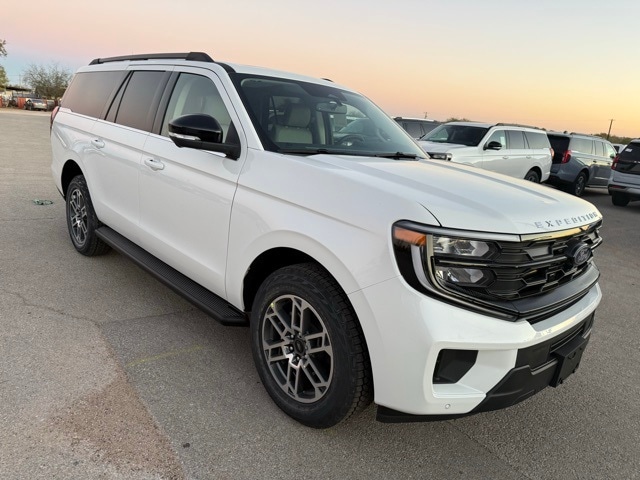 2025 Ford Expedition Active's photo