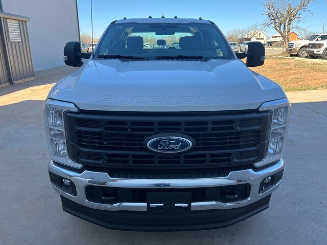 2025 Ford F-350 XL photo 2