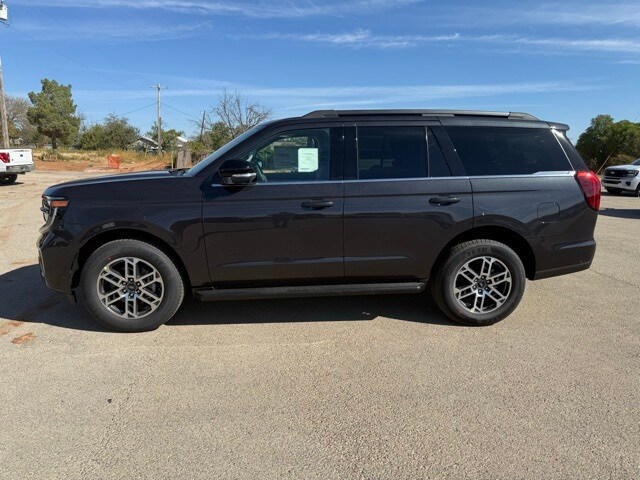 2025 Ford Expedition photo 4