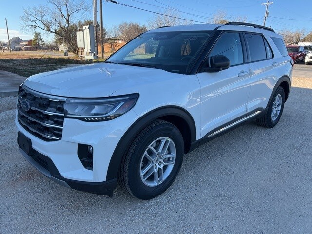 2025 Ford Explorer photo 3