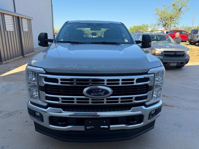 2026 Ford F-350 XLT photo 2