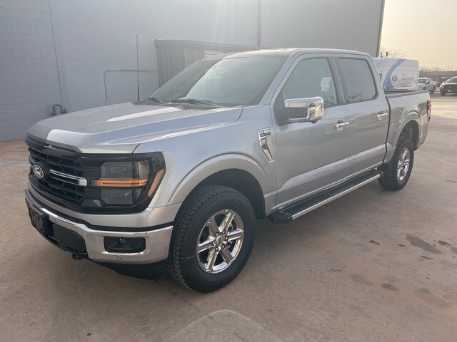 2025 Ford F-150 XLT photo 3