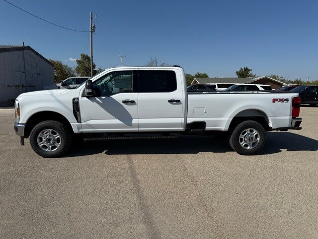 2026 Ford F-350 XLT photo 4