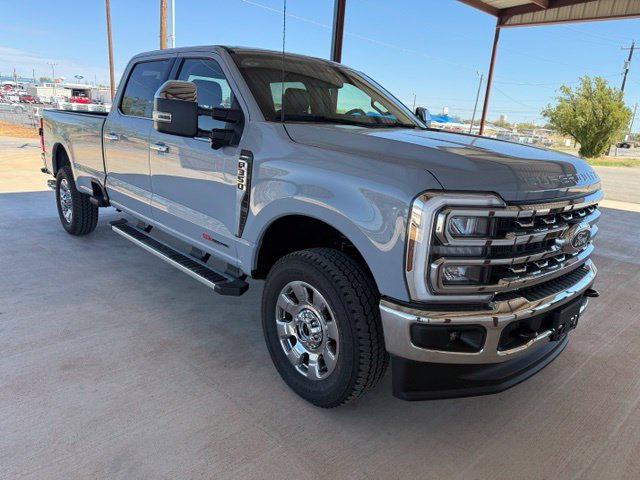 2027 Ford F-350 Lariat Truck
