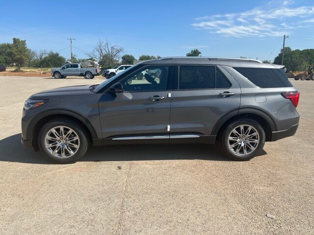 2025 Ford Explorer Platinum photo 3