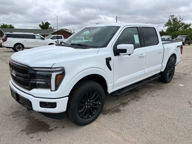 2025 Ford F-150 Lariat photo 3