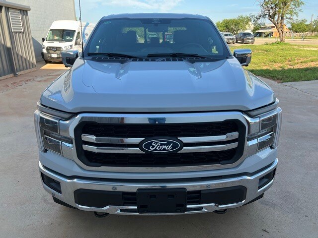 2025 Ford F-150 Lariat photo 2