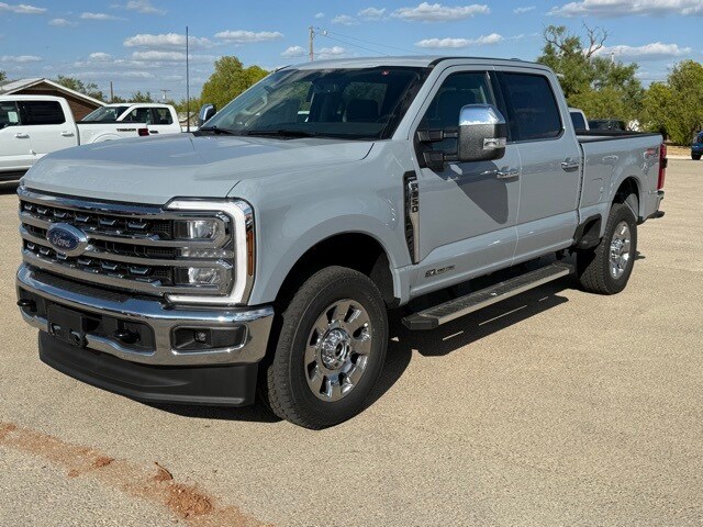 2026 Ford F-250 Lariat photo 3